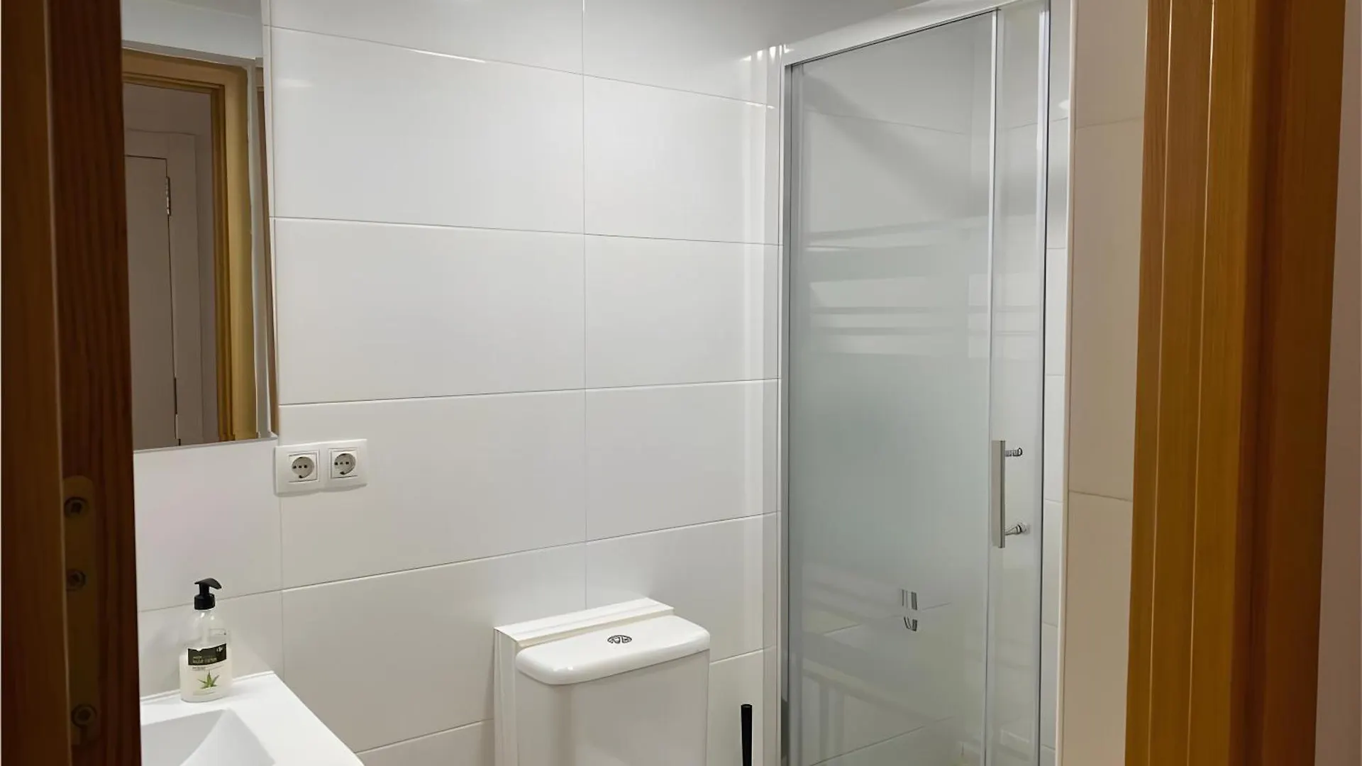 Wonderful Penthouse Center Manresa Apartment