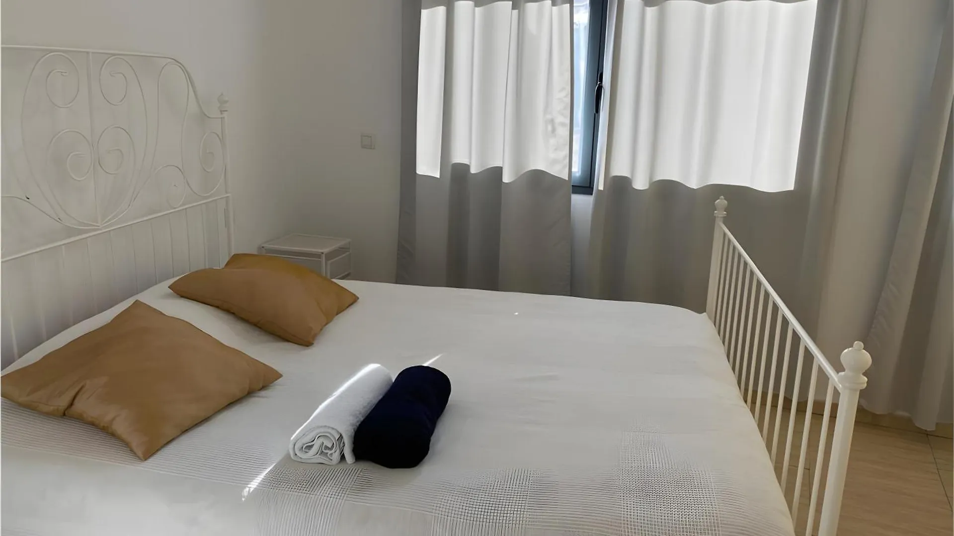 Wonderful Penthouse Center Manresa Apartment
