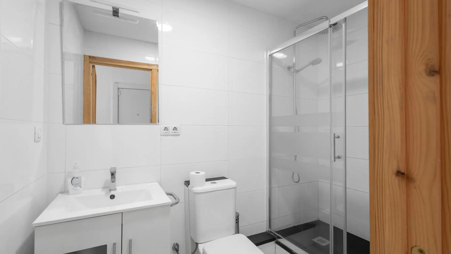 Wonderful Penthouse Center Manresa Appartement