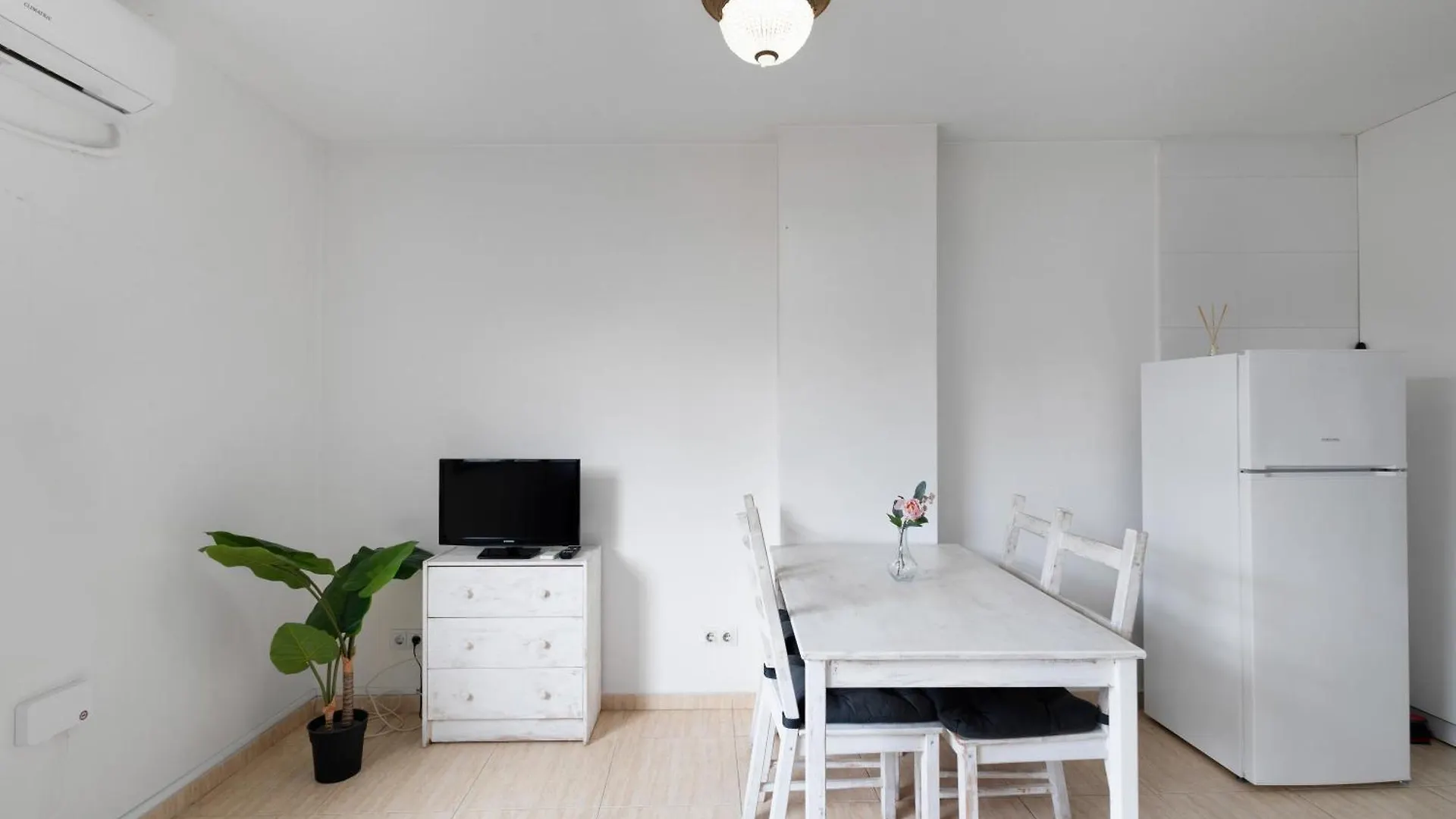 Wonderful Penthouse Center Manresa Appartement
